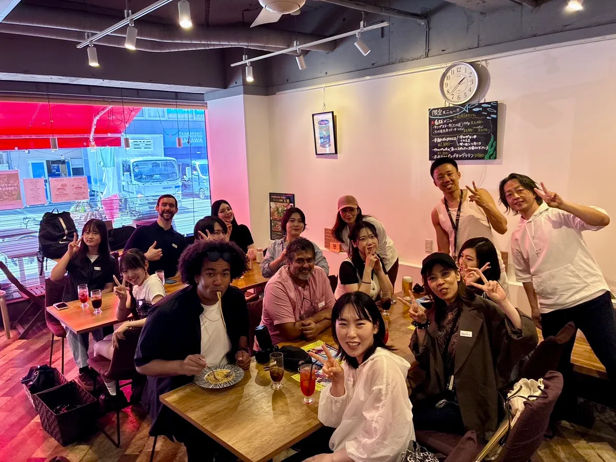 A packed restaurant at the meetup